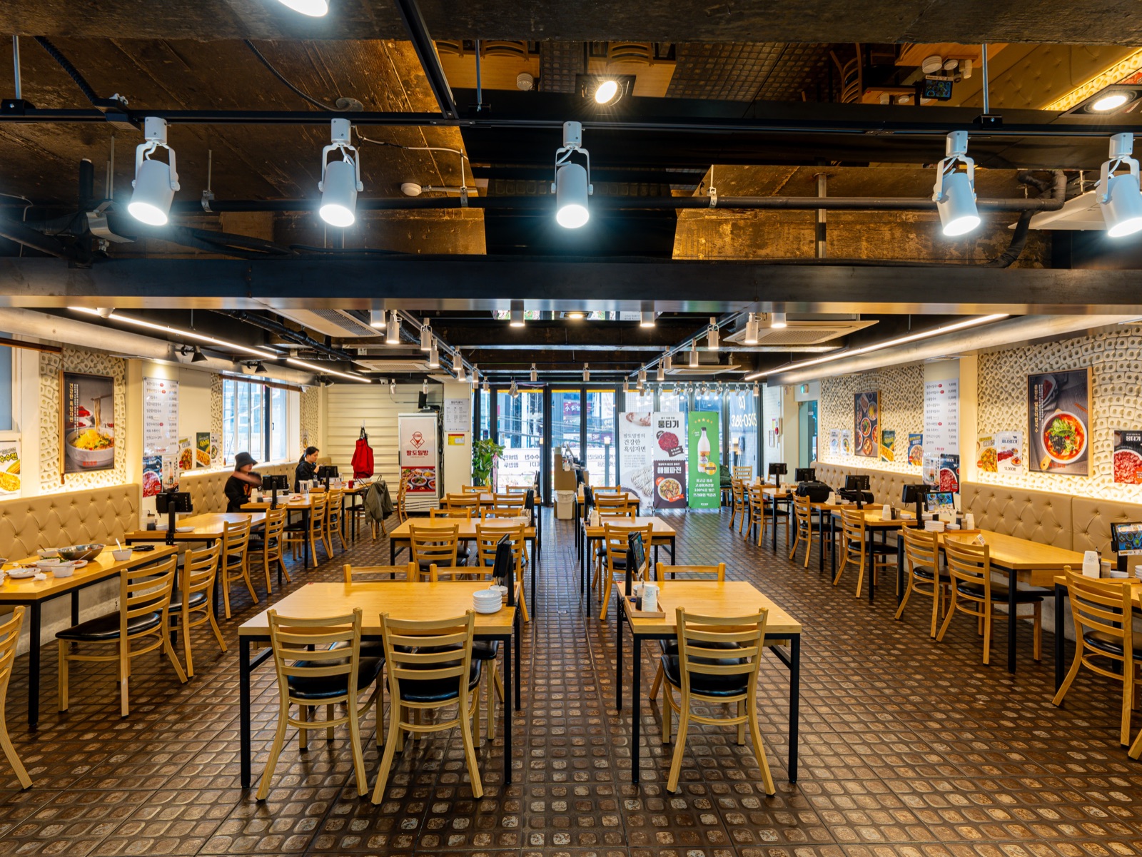 팔도밀방 매장 내부